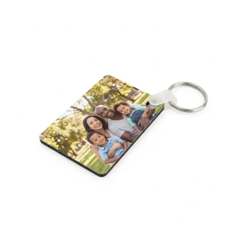 Llavero personalizado rectangular ideal para llevar tus recuerdos favoritos a todas partes.